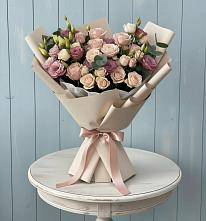 Букет цветов из:  Розы и Лизиантусы в Кильмези