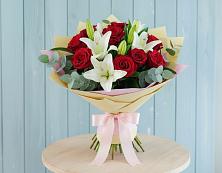 Букет цветов из:  Лилии и Розы в Кильмези