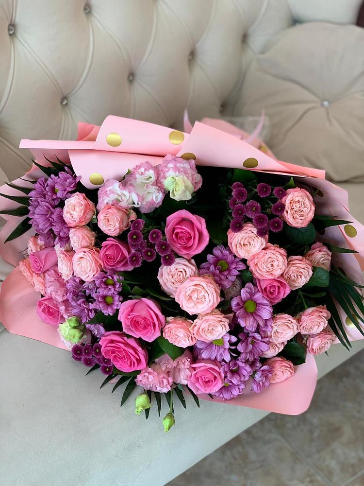 Букет цветов из: Хризантемы, Розы и Лизиантусы в Кильмези