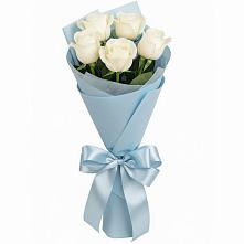 Букет 5 Белых роз Проуд в Кильмези