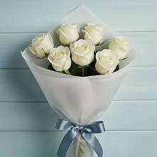 Букет 7 Белых роз Эдлесс Лав в Кильмези