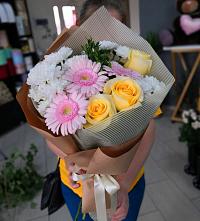Букет цветов из:  Герберы, Розы и Хризантемы в Кильмези