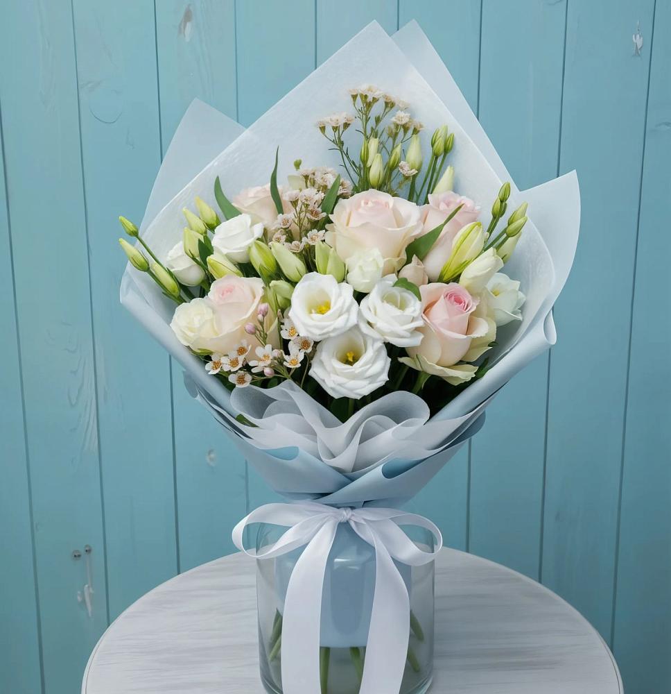 Букет цветов из: Розы и Лизиантусы в Кильмези