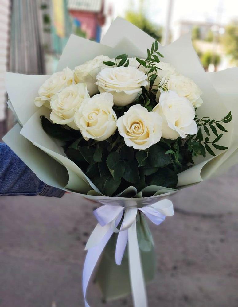 Букет Белые розы Проуд в Кильмези