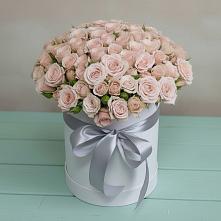 Цветочная композиция из Розы в шляпной коробке в Кильмези