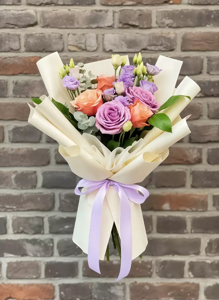 Букет цветов из: Лизиантусы и Розы в Кильмези