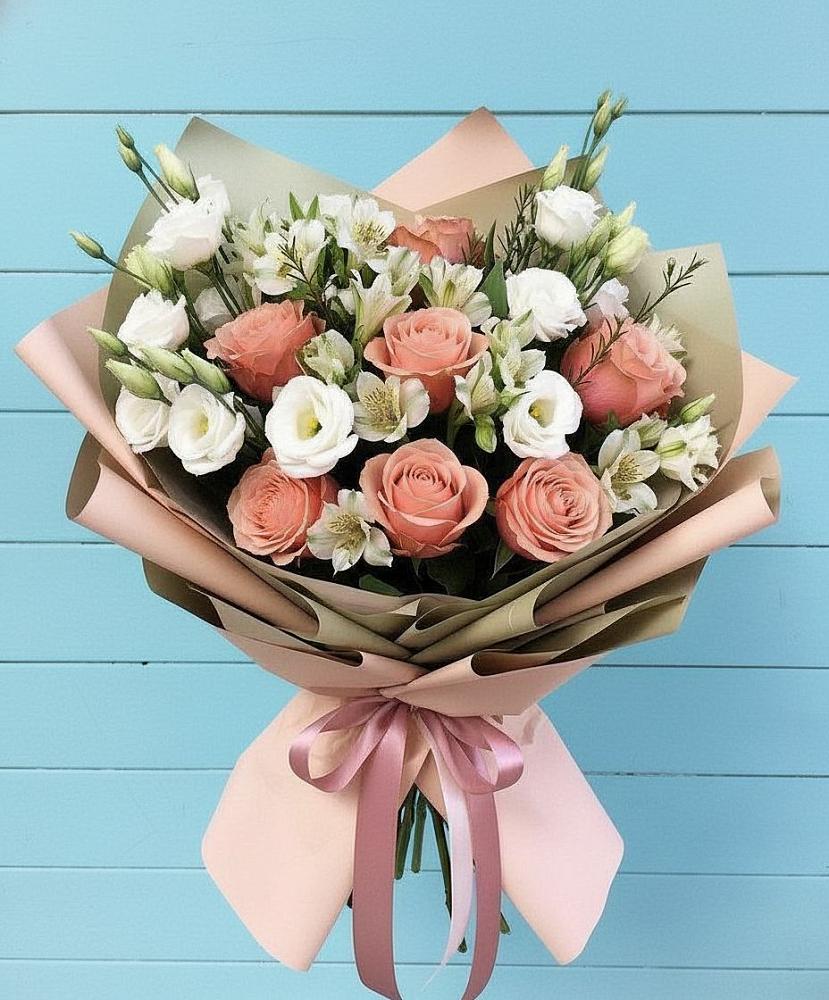 Букет цветов из: Розы, Альстромерии и Лизиантусы в Кильмези
