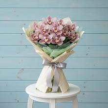 Букет цветов из:  Орхидеи и Розы в Кильмези