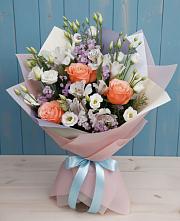 Букет цветов из:  Лизиантусы, Розы, Альстромерии и Гипсофила в Кильмези