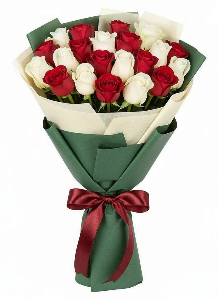 Букет Микс из красных и белых роз в Кильмези