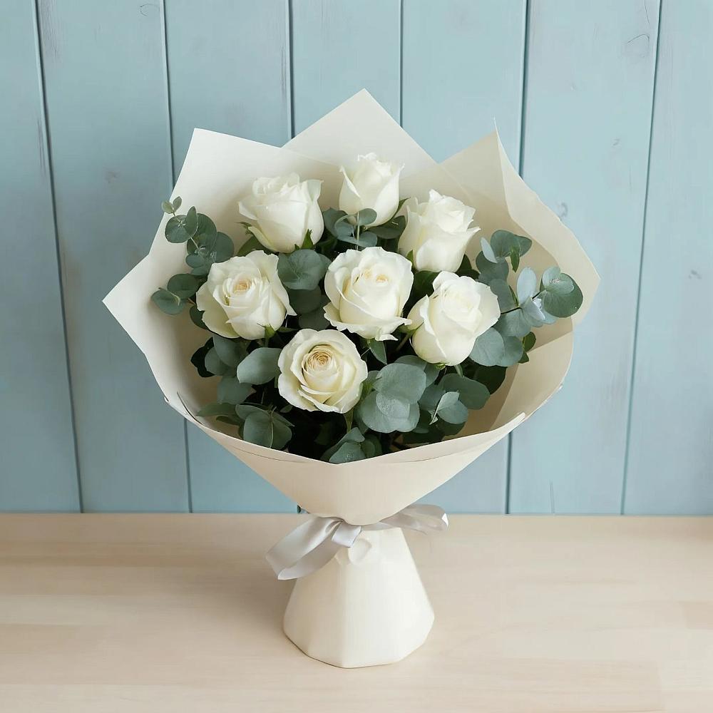 Букет Белые розы в Эвкалипте в Кильмези