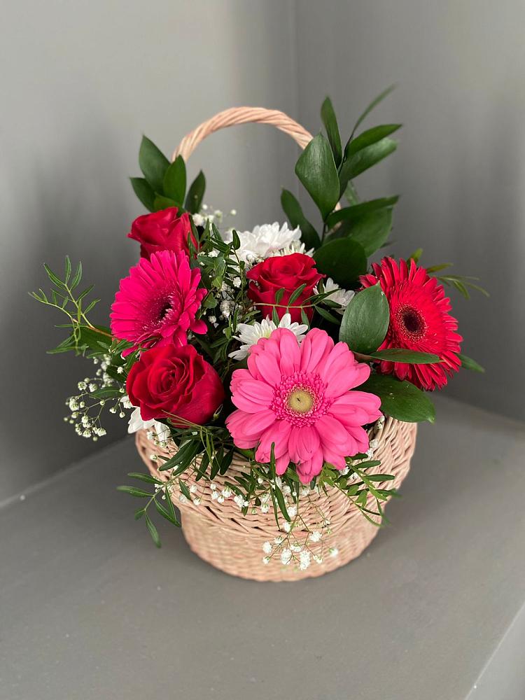 Цветочная композиция из Розы, Хризантемы и Герберы в корзине в Кильмези