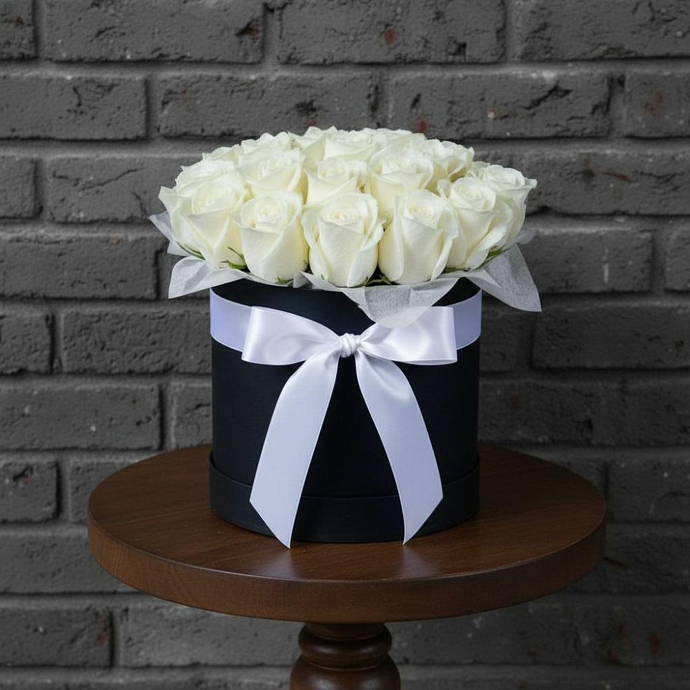 Цветочная композиция из Розы в шляпной коробке в Кильмези