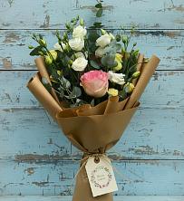 Букет цветов из:  Розы и Лизиантусы в Кильмези