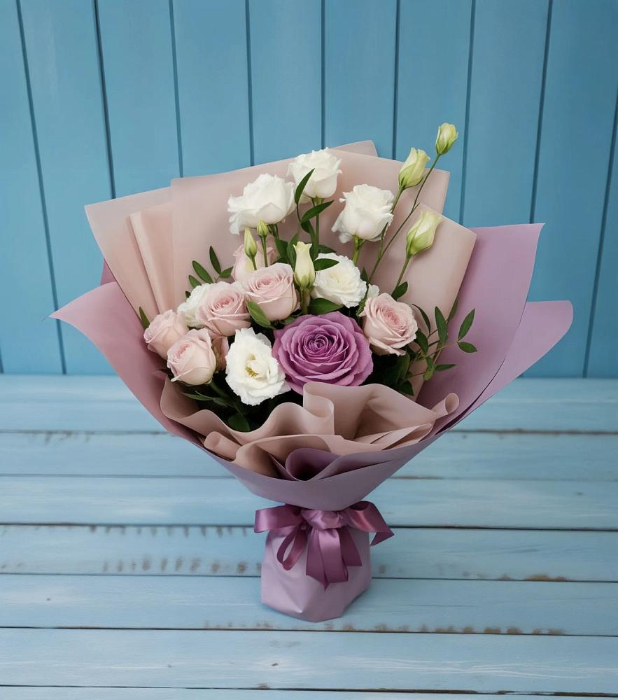 Букет цветов из: Розы и Лизиантусы в Кильмези